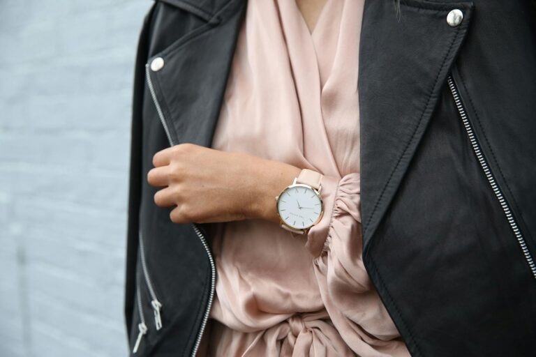 Men’s Watches vs. Women’s Watches: Style, Size, and Trends